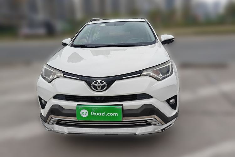 Used Toyota RAV4 2016 2.0L CVT Two-Wheel Drive Fashion Edition China V Standard

