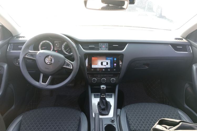 Used Skoda Octavia 2019 1.5L Automatic Smart Drive Luxury Edition China VI Standard
