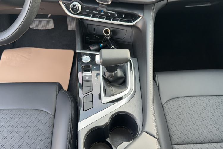 Used Changan Eado 2022 PLUS 1.6L GDI CVT Elite Model
