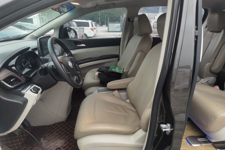 Used Buick GL8 2022 Land Cruiser Executive Class 652T Comfort Model