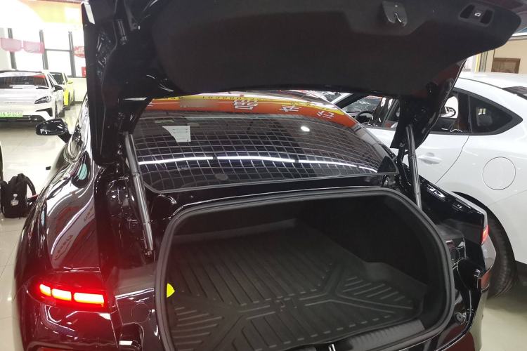 Used XPeng P7 2022 670E+
