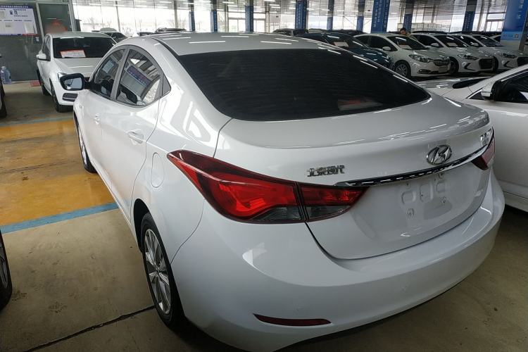 Used Hyundai Elantra 2016 1.6L Automatic Smart Version
