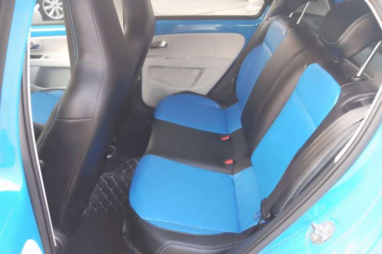 Used Volkswagen up! 2015 1.0L move up!
