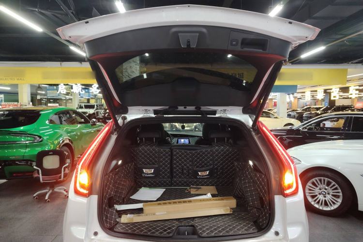 Used Cadillac XT4 2020 28T Two-Wheel-Drive Leading Version
