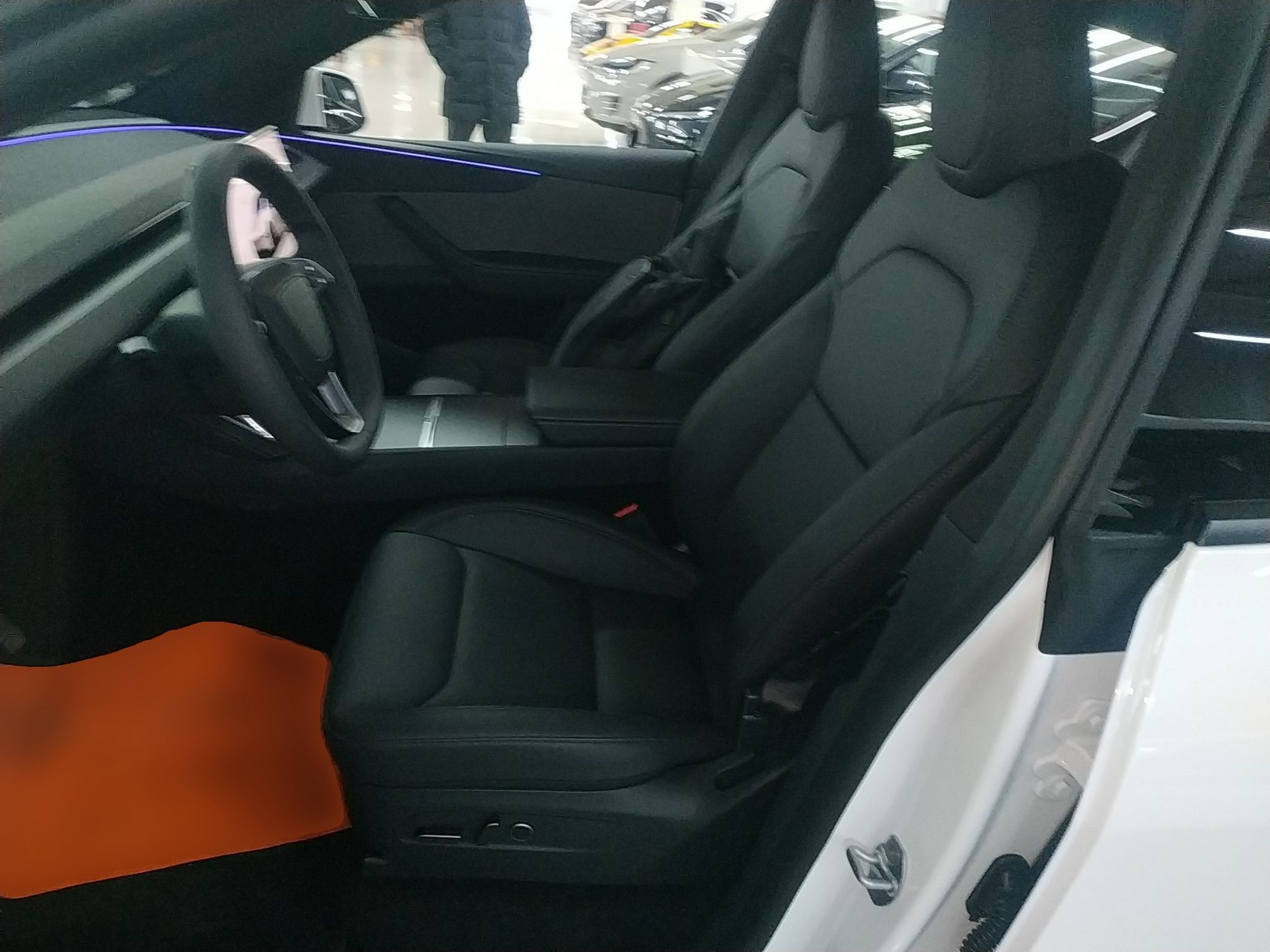 Переднее сиденье в автомобиле