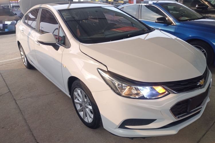 Used Chevrolet Cruze 2018 320 Automatic Pioneer Sunroof Edition
