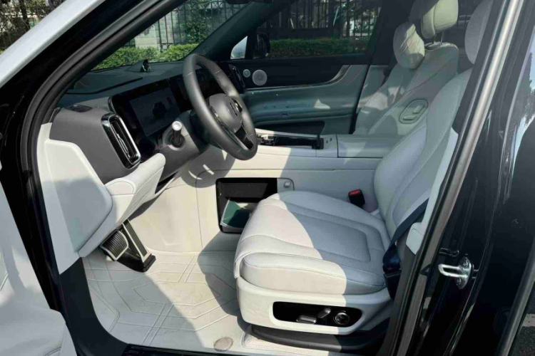 Used Hima AITO M9 2024 Range-Extended Max Edition 52 kWh 6-Seater Version
