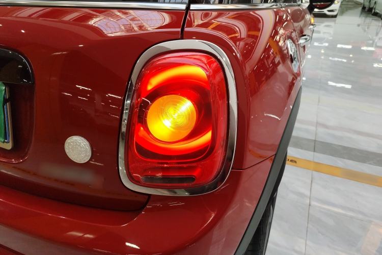 Used  MINI 2016 2.0T COOPER S Pioneer Edition Five-Door Model
