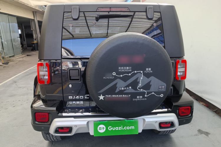 Used  BJ40 2023 2.0T Automatic Four-Wheel Drive Urban Hunter Edition Chivalrous Type
