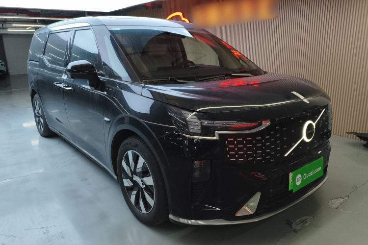 Used Volvo EM90 2025 Ultra Six-Seater