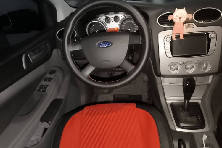 Used Ford Focus 2013 Hatchback Classic 1.8L Automatic Base Model
