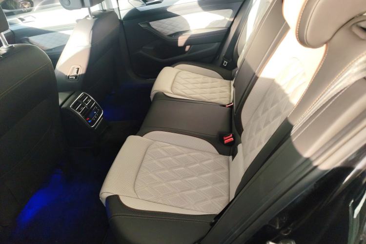 Used Volkswagen Magotan 2023 2 Million Units Commemorative Edition 330TSI DSG Luxury Version