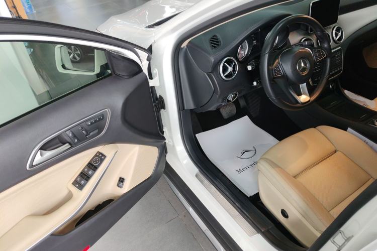 Used Mercedes-Benz GLA 2016 GLA 220 4MATIC Luxury Model