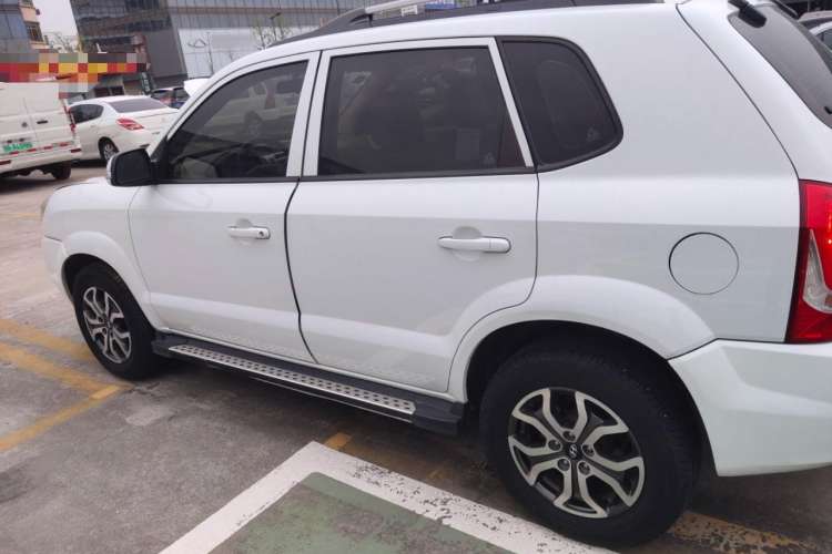 Used Hyundai Tucson 2013 2.0L Automatic Two-Wheel Drive Comfort Version