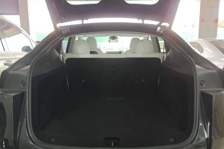 Used Tesla Model Y 2025 Rear-Wheel-Drive Version