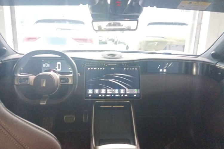 Used  11 2022 Ultra-Long Range Dual-Motor Luxury Edition 4 Seats