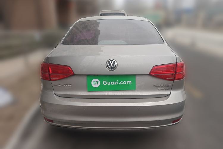 Used Volkswagen Sagitar 2015 230TSI Automatic Comfort Version
