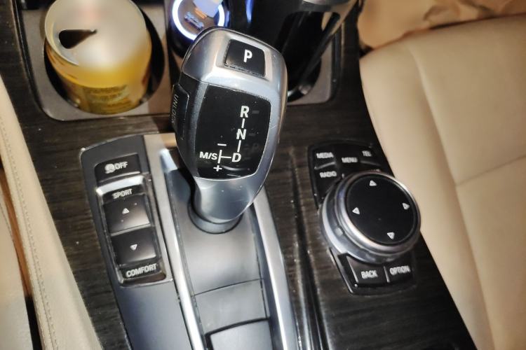 Used BMW 5 Series 2014 525Li Luxury Design Package
