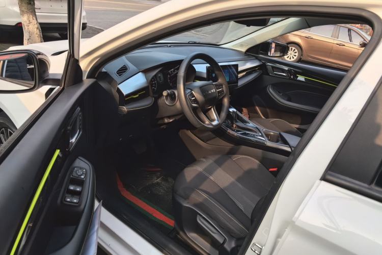 Used Roewe i5 2021 1.5L CVT Platinum Edition