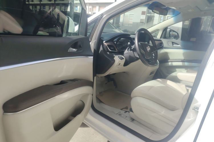 Used Buick GL8 2021 Land Cruiser Executive Class 652T Luxury Model
