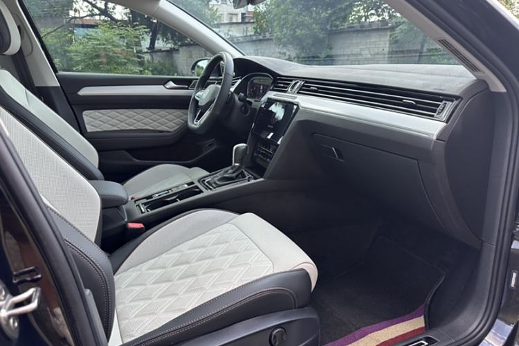 Used Volkswagen Magotan 2023 2 Million Units Commemorative Edition 330TSI DSG Luxury Version
