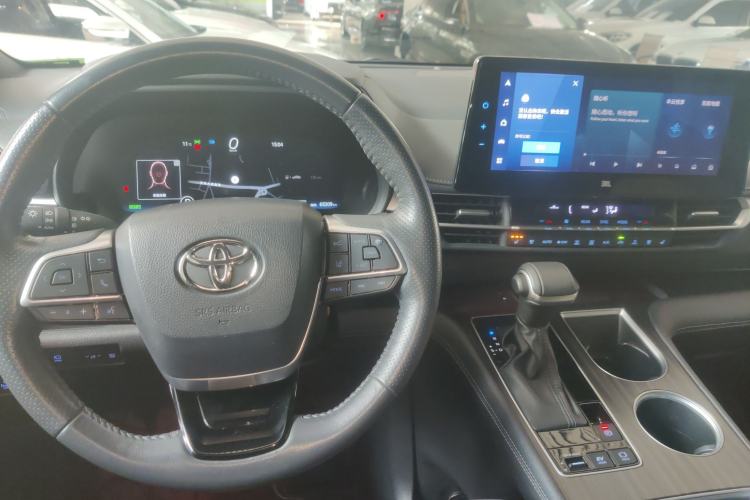 Used Toyota Sienna 2021 2.5L Hybrid Platinum Edition