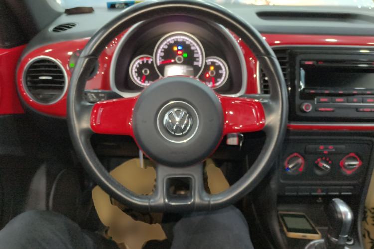 Used Volkswagen Beetle 2015 180TSI model
