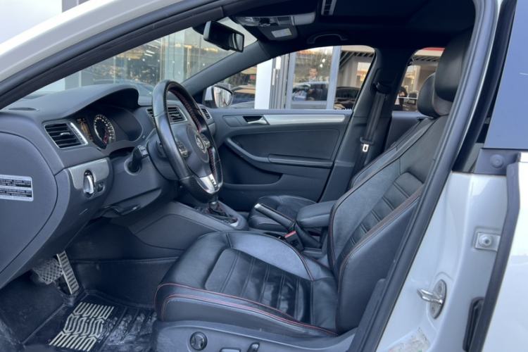 Used Volkswagen Sagitar 2013 2.0 TSI GLI
