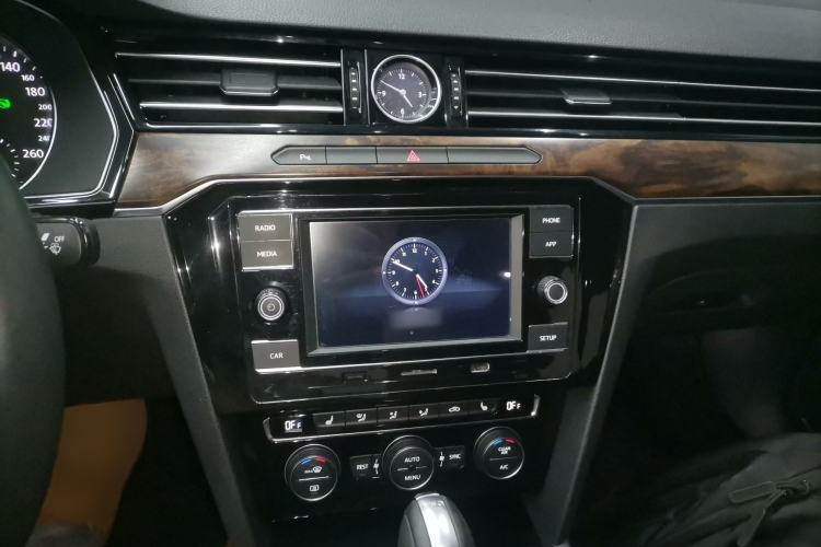 Used Volkswagen Magotan 2018 Facelift 330TSI DSG Luxury Model
