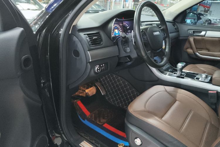 Used Haval H8 2017 2.0T Gasoline Two-Wheel Drive Smart Edition