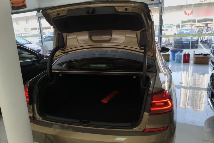 Used Volkswagen Passat 2017 330TSI DSG Luxury Edition
