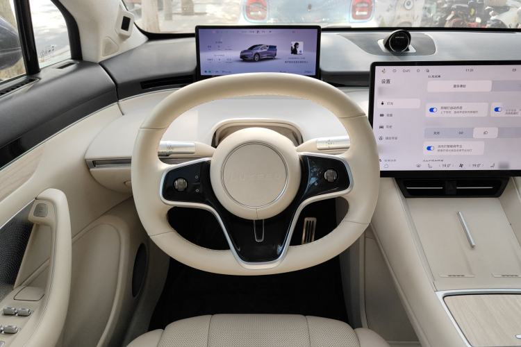 Used Hima Luxeed R7 2024 All-Electric 736 km Ultra
