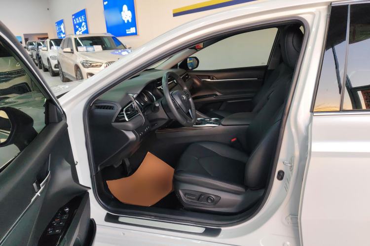Used Toyota Camry 2019 Revised Version 2.0G Luxury Edition
