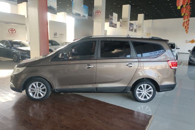 Used Baojun 730 2014 1.5L Manual Luxury Navigation ESP Version 7 Seats
