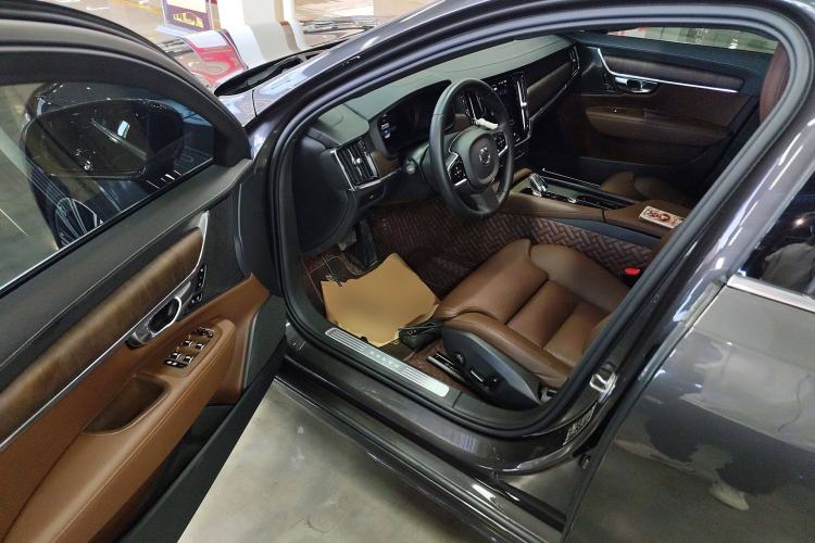 Used Volvo S90 2023 B5 Zhiyuan Luxury Edition
