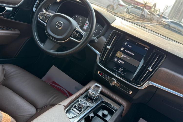 Used Volvo V90 2021 Cross Country B5 AWD Smart Range Edition
