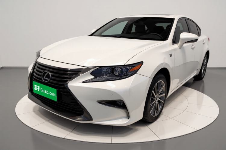 Used Lexus ES 2015 300h Comfort Edition