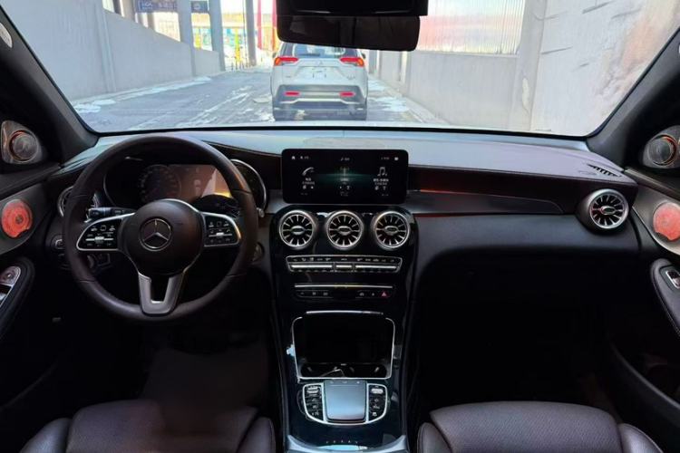 Used Mercedes-Benz GLC 2020 Facelift GLC 260 L 4MATIC Luxury Edition
