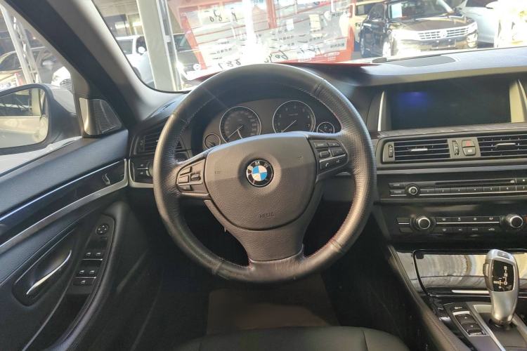 Used BMW 5 Series 2015 520i Elegant Edition
