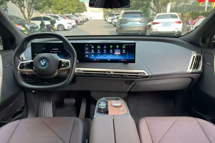 Used BMW iX 2022 xDrive40
