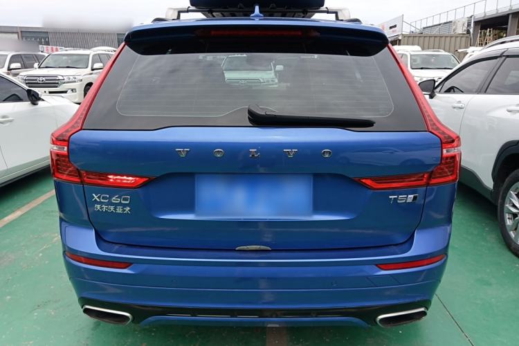 Used Volvo XC60 2019 T5 4x4 Smart & Dynamic Sport Edition China VI Standard
