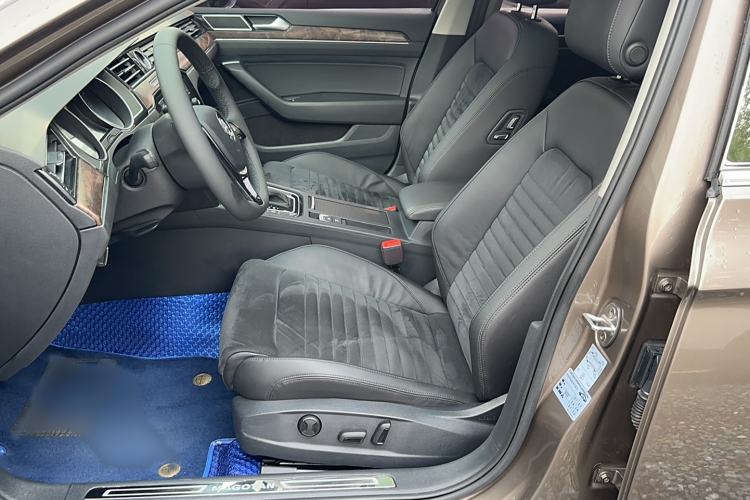 Used Volkswagen Magotan 2018 380TSI DSG Luxury Model
