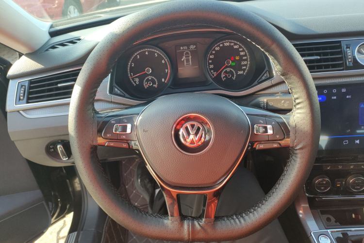 Used Volkswagen Passat 2017 330TSI DSG Luxury Edition
