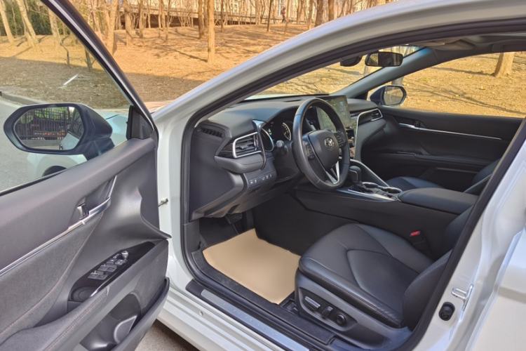 Used Toyota Camry 2021 2.0G Luxury Edition
