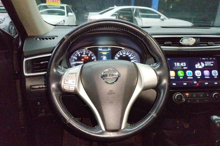 Used Nissan X-Trail 2016 2.0L CVT Smart Enjoyment Version 4WD