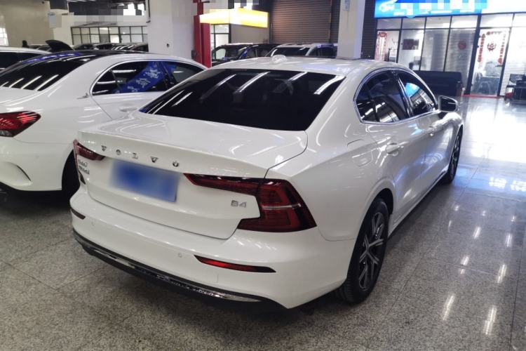 Used Volvo S60 2024 B4 Zhiyi Luxury Edition
