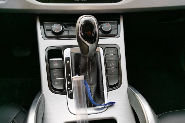 Used Geely Auto Emgrand X7 Sport 2016 1.8TD Automatic ZhiShang Model
