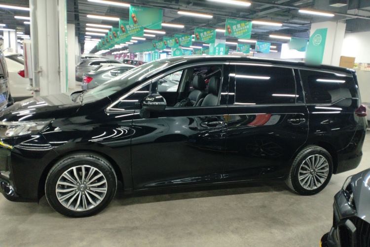 Used GAC Trumpchi M6 2021 270T DCT Luxury Edition (7-seater)
