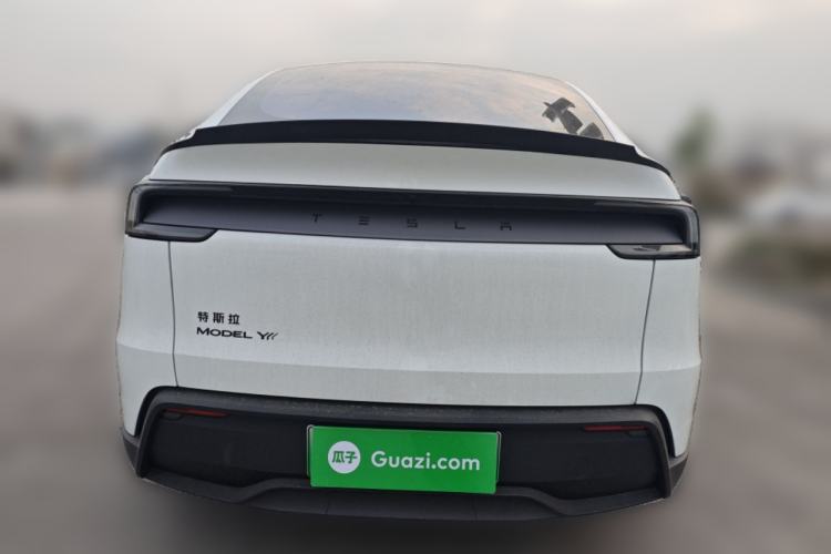 Used Tesla Model Y L 2025 Long-Range All-Wheel-Drive Version
