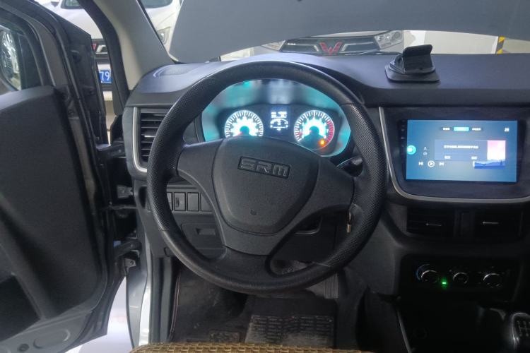 Used Jinbei Gold Hiace M Classic 2022 1.5L Engineering Lion Passenger Vehicle 5 Seats
